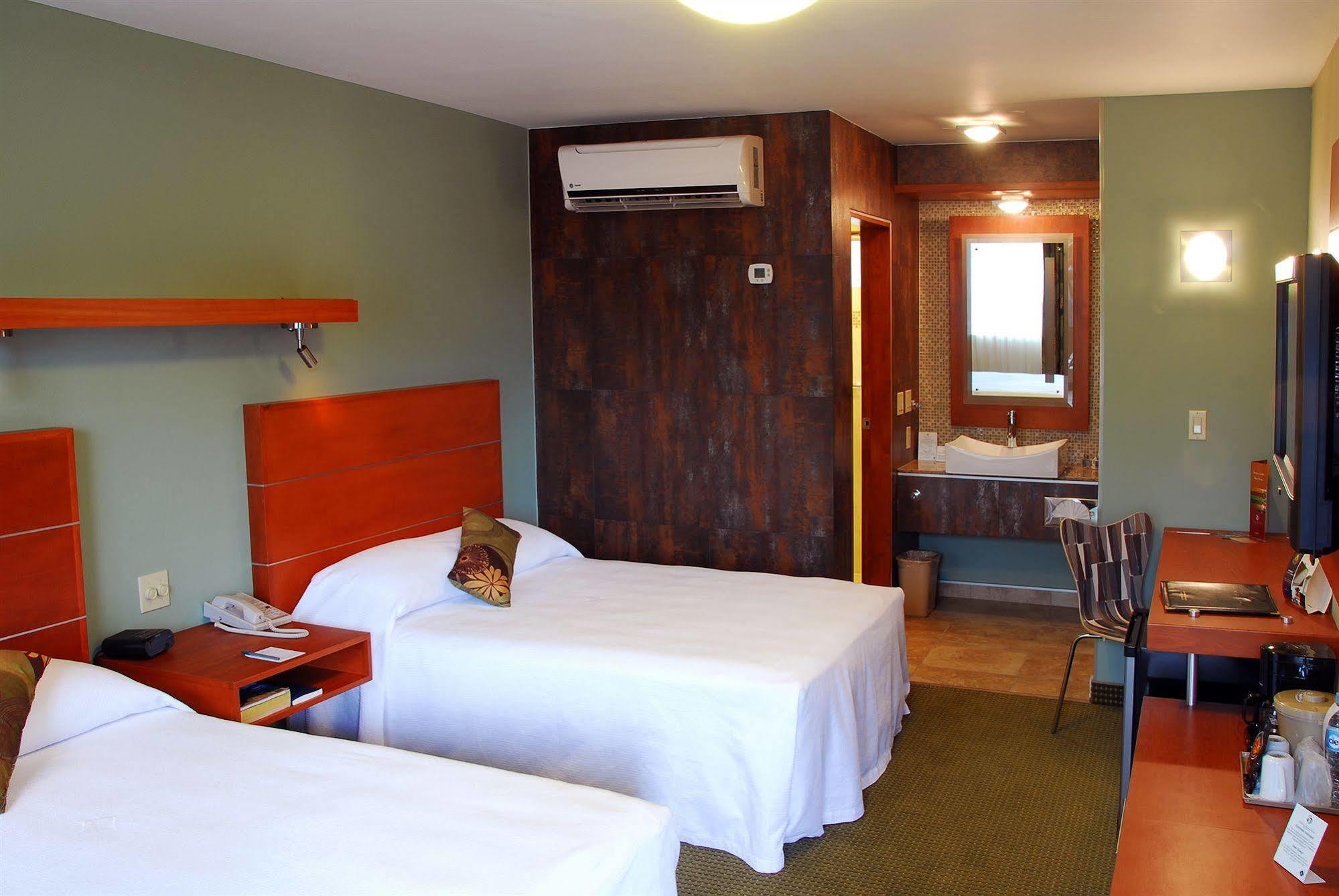 Hotel Calafia Мехикали Экстерьер фото